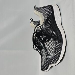 Avia Walking Shoes Black White Women's Size 8